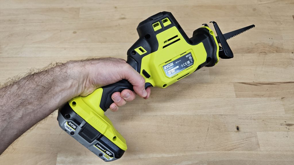 mini scie sabre Ryobi RRS18C