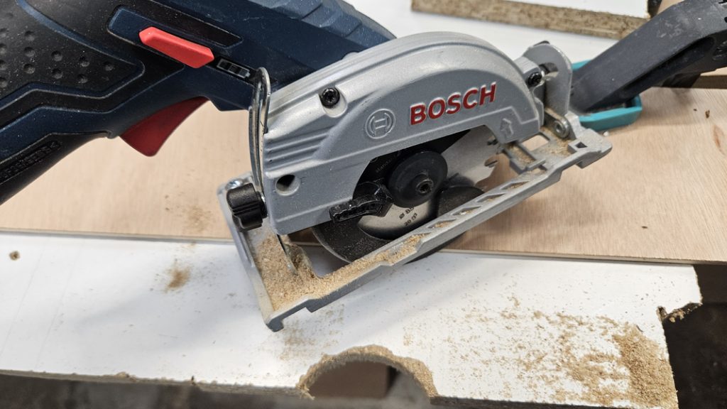mini scie circulaire Bosch Pro GKS 12V 26