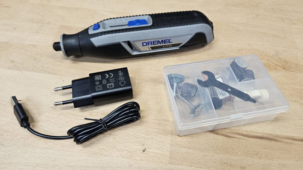 Dremel Lite 7760 et ses accessoires