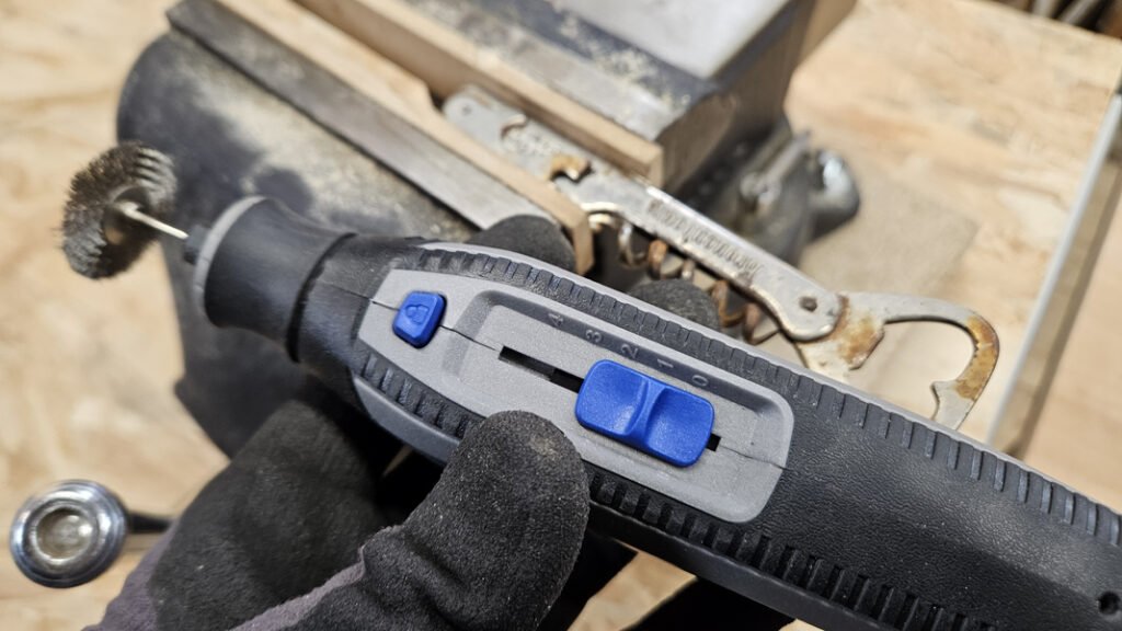 Dremel Lite 7760 en action