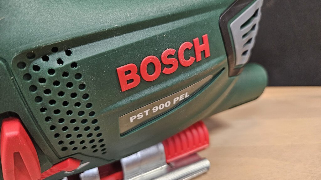 scie sauteuse Bosch PST 900 PEL