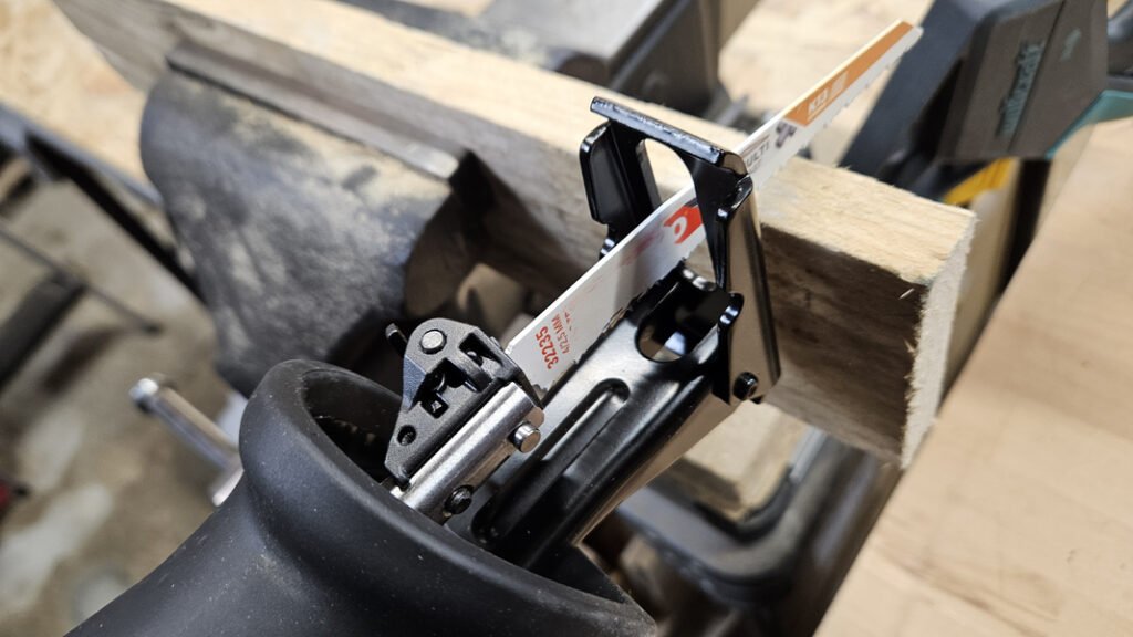 Scie sabre Bosch PSA 700 E