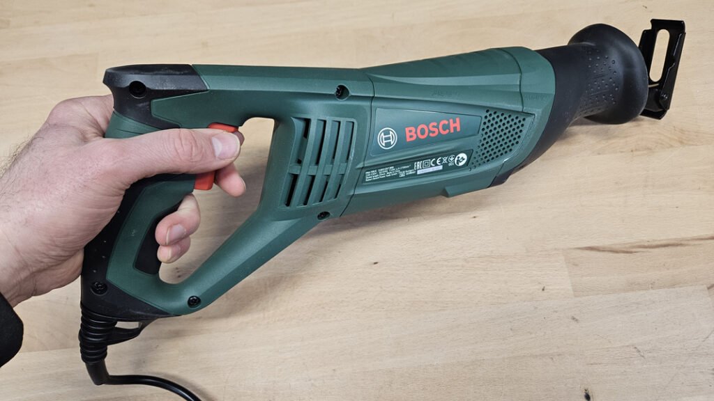 Scie sabre Bosch PSA 700 E